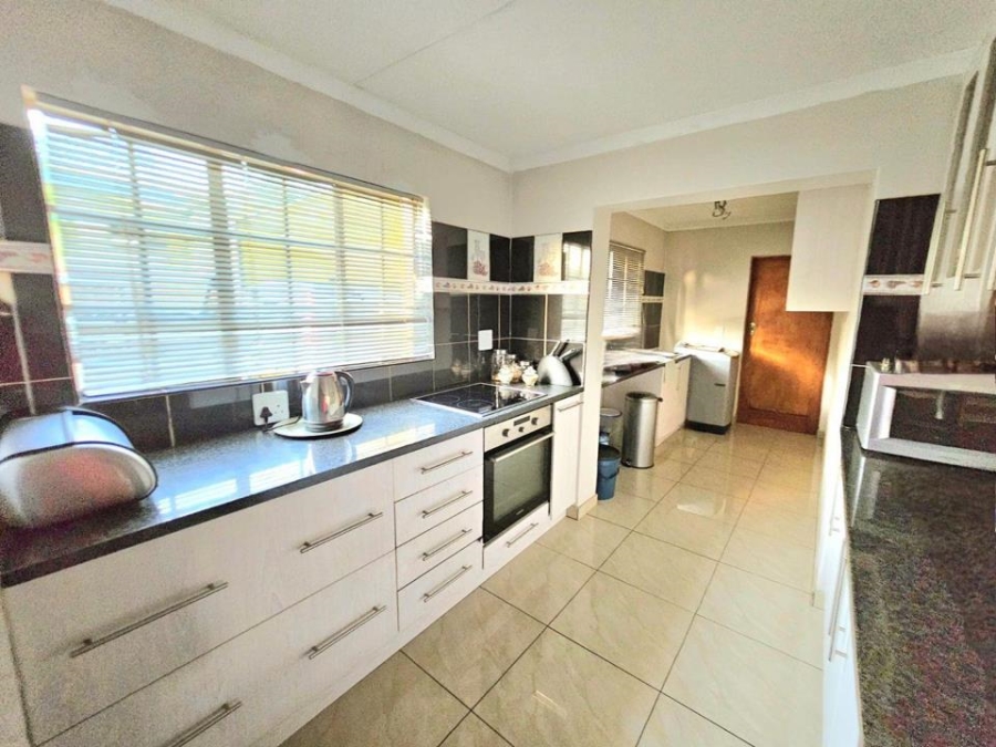 3 Bedroom Property for Sale in Waterkloof East North West